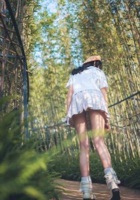 男女电梯内上演大尺度_国产剧电影完整版在线观看
